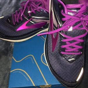 Brooks Ravenna sneakers size 8.5